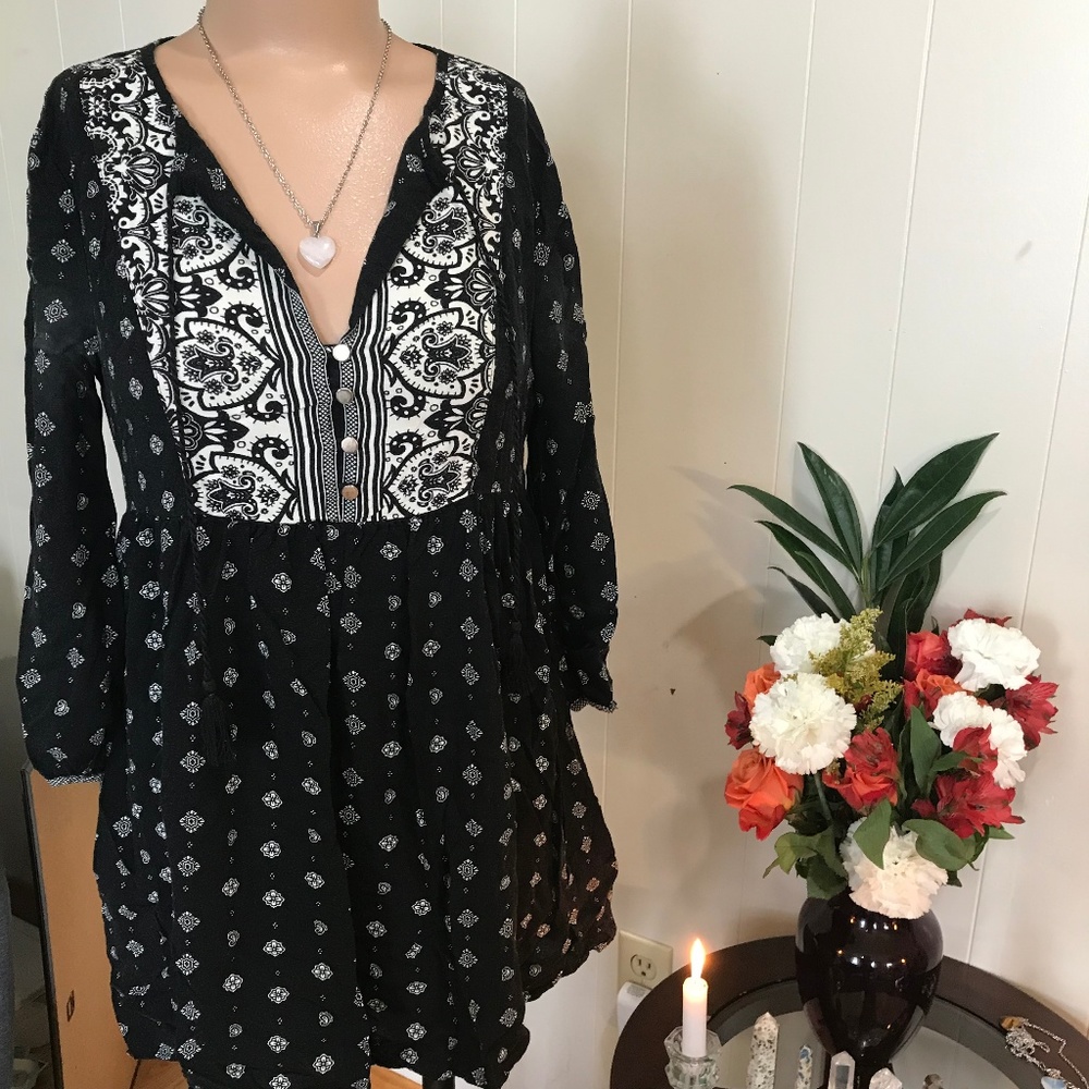 Forever 21 Black & White Mini Dress Size Small